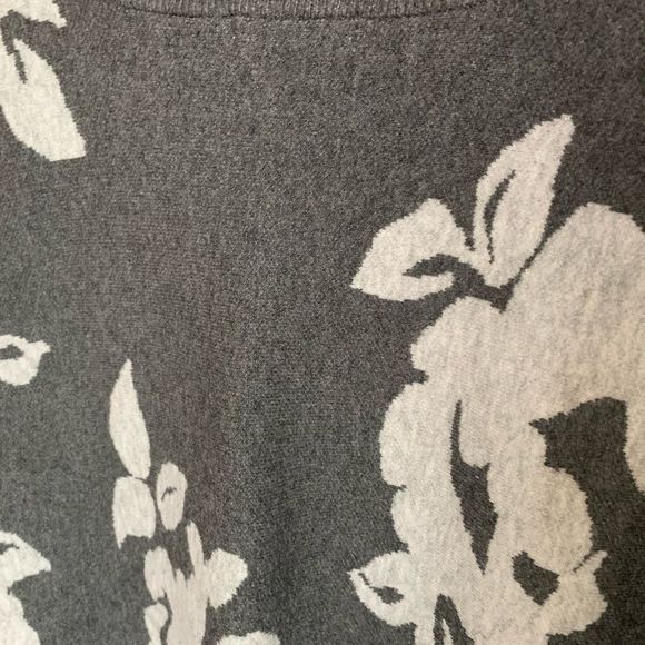 Reitmans: Jacquard Knit Floral 🥀 Cropped Sweater - Picture 3 of 3